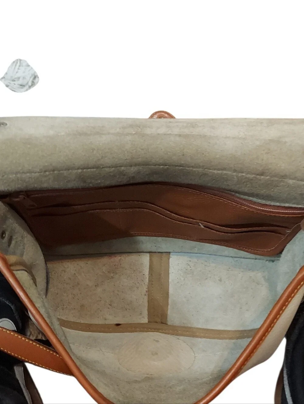 Dooney & Bourke R701 Carrier Bone & British Tan  Leather Shoulder Bag 1990's